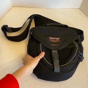TAMRAC VELOCITY 7 PHOTO SLING PACK SLR CAMERA CASE BLACK BAG 5747